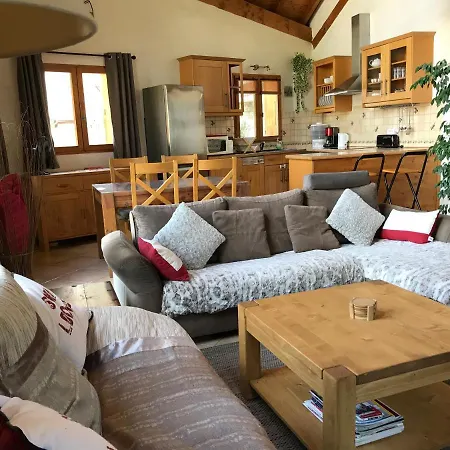 Ski Lodge בית נופש