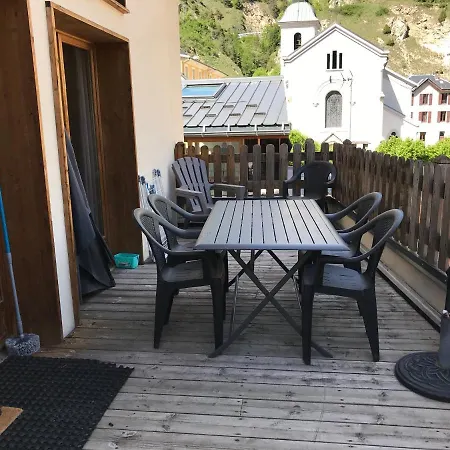Ski Lodge *