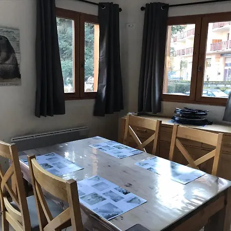 Ski Lodge *