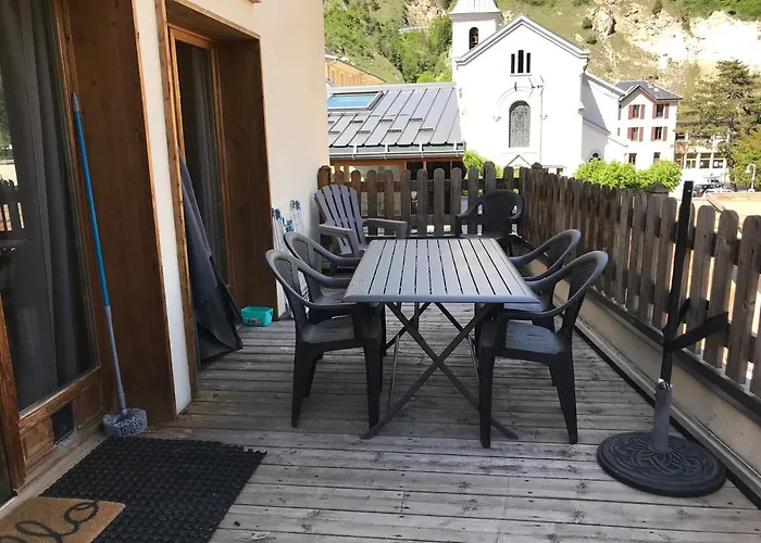 Ski Lodge *